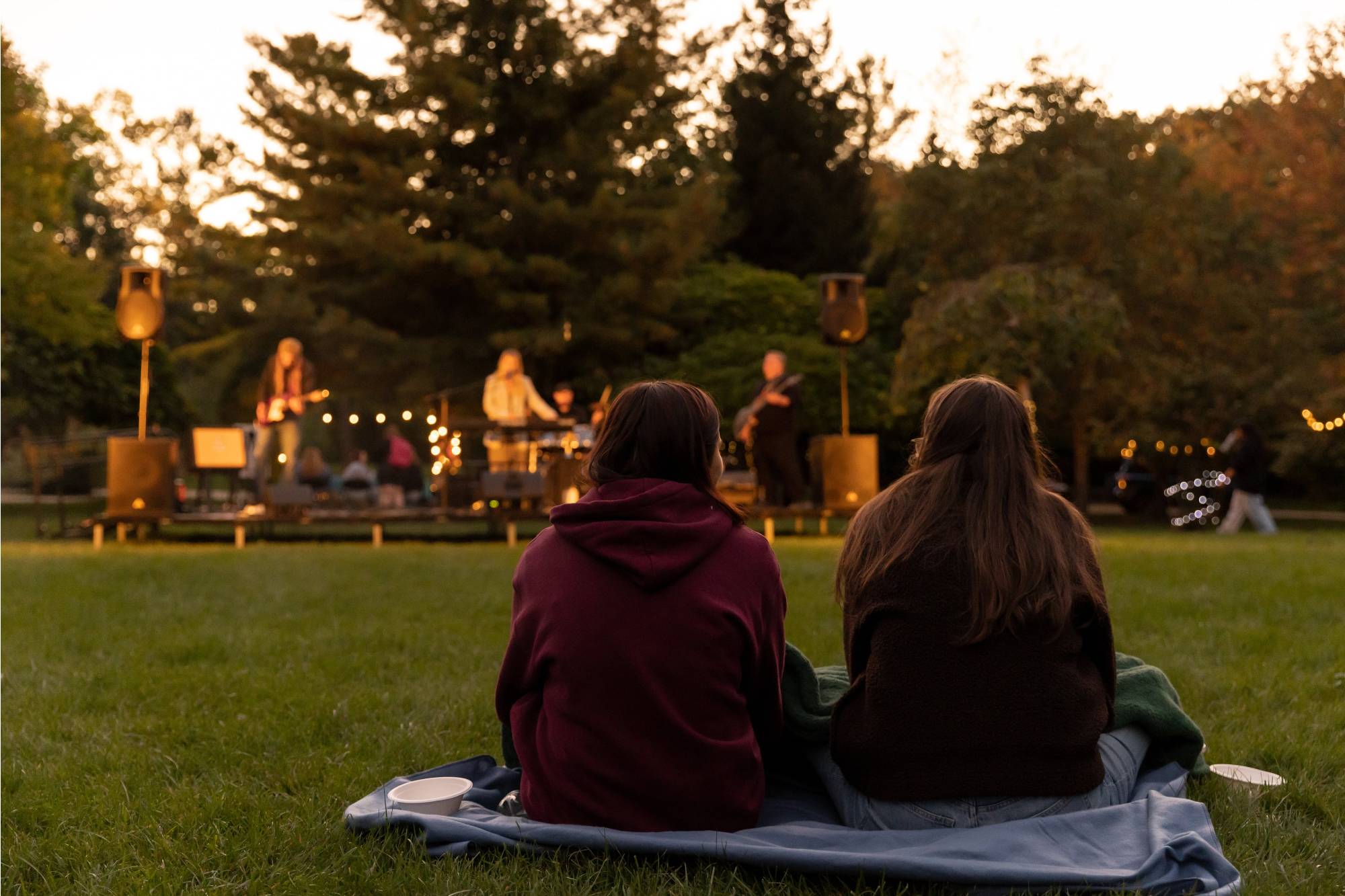 students watching Izzy Joy perform
